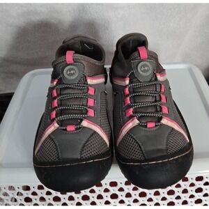 J-41 Womans hicking Shoes Size 8 Medium grey & pink